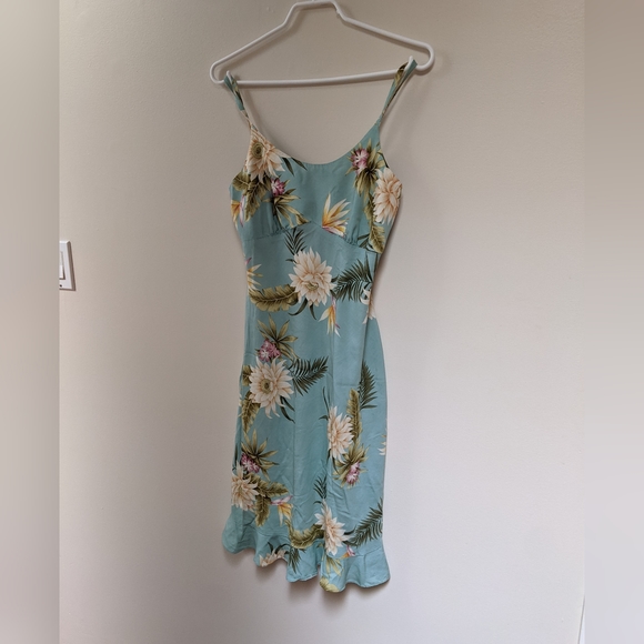 Aloha Wear floral Hawaiian dress - Picture 2 of 7